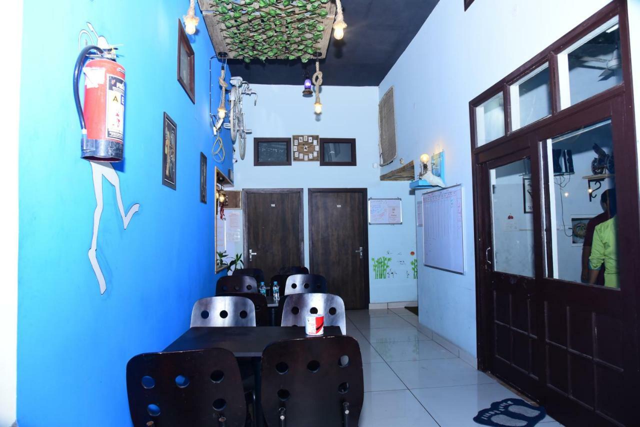 Nutz Backpackers Hostel Amritsar Exterior photo